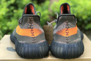 Giay Adidas Yeezy Boost 350 V2 'Carbon Beluga' HQ7045