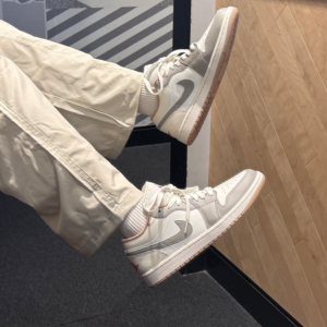 Giày Nike Air Jordan 1 Low 'Red College Grey' 553558-169 - Ảnh 3