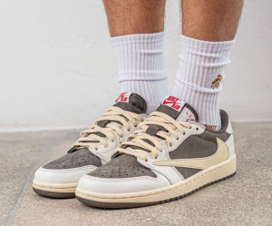 Giày Nike Air Jordan 1 Travis Scott 'Reverse Mocha' DM7866-162 - Ảnh 4